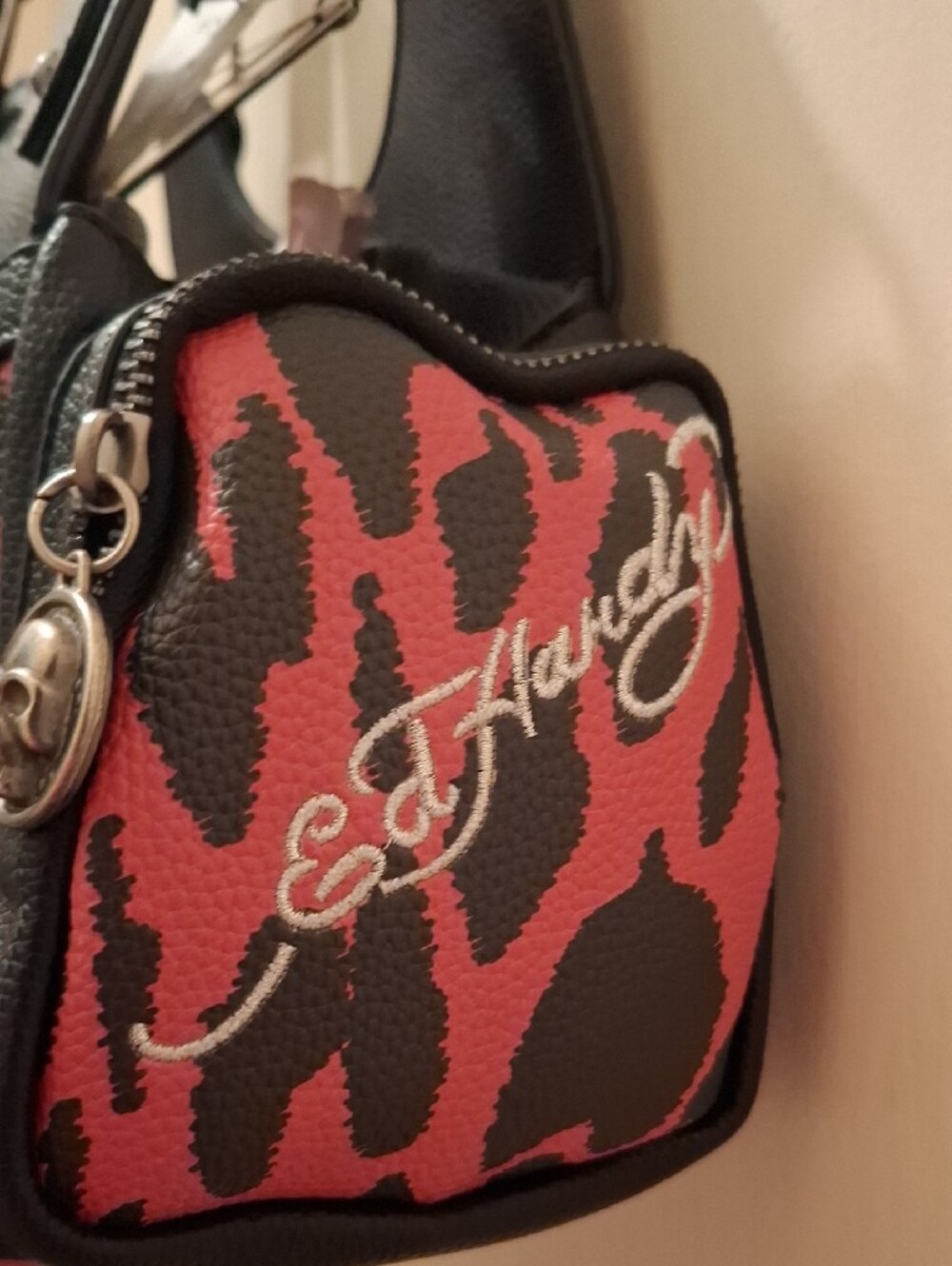 Ed Hardy Black, Red & Light Blue Heart Star Patch Satchel - Picture 5 of 11